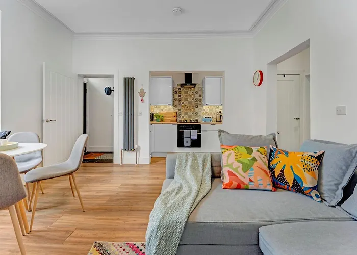 Stylish 2-bed Garden Villa