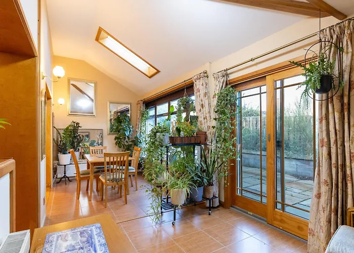 بيت للعطل Bright, Spacious House