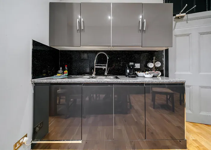 Vakantiehuis Mcdonalds House 12 Guests 10 Beds 15' Centre Edinburgh