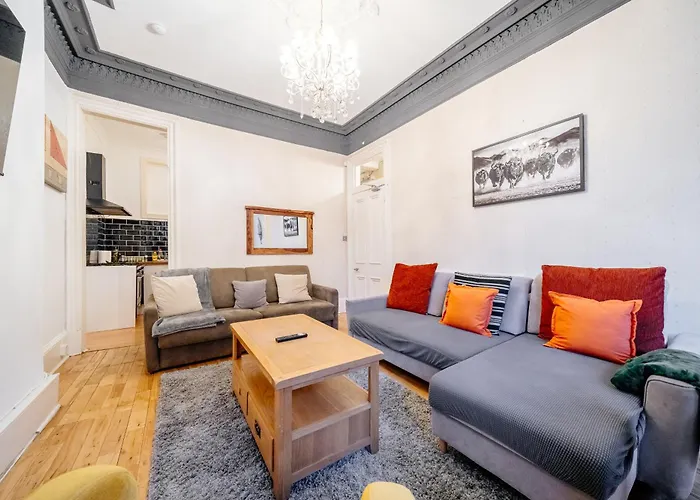 Monty's - 10 Guests 7 Beds Centre