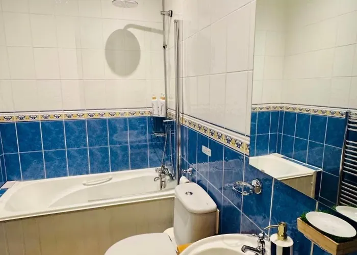 Privatunterkunft Charming With Private Bathroom In Centre *