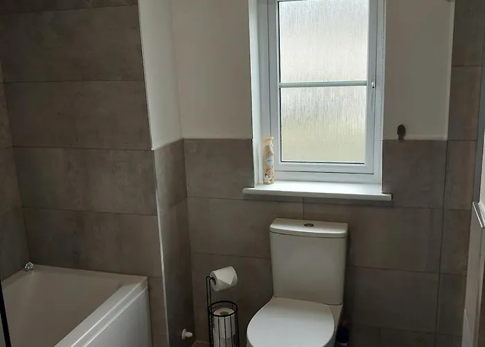 Feriehus Entire 3 Bedroom House In Suburban Area Edinburgh