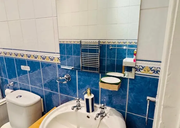 Homestay szállás Charming With Private Bathroom In Centre *