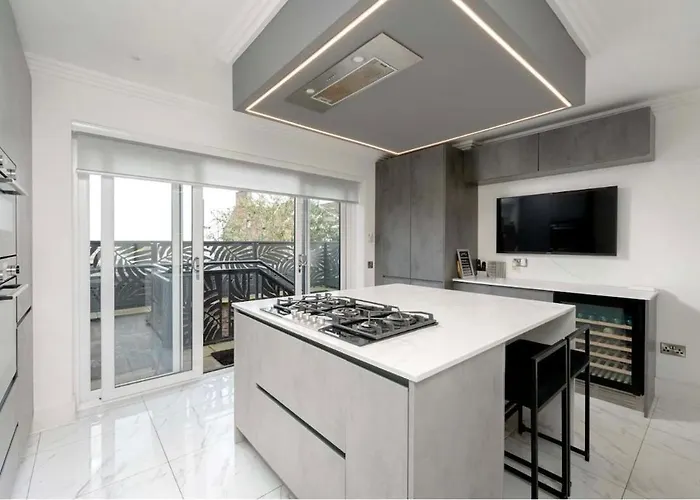 Hébergement de vacances Luxury Waterfront Retreat For Groups