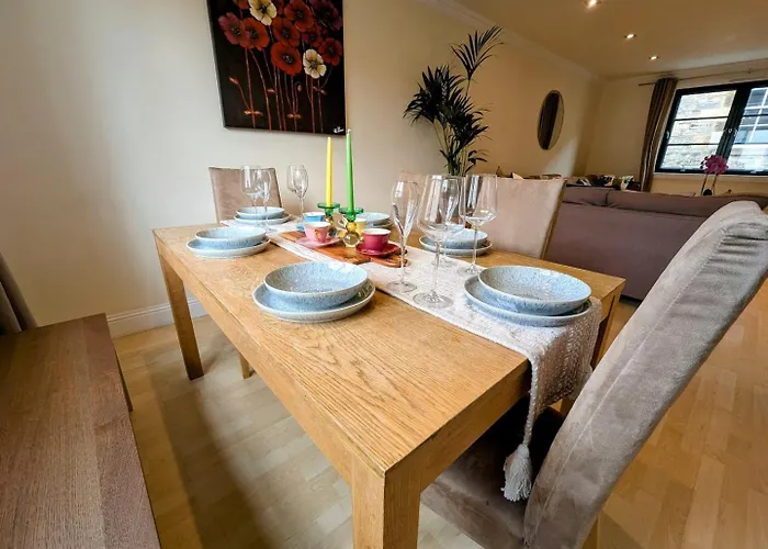 Feriehus Center Gem-4bd House! Edinburgh