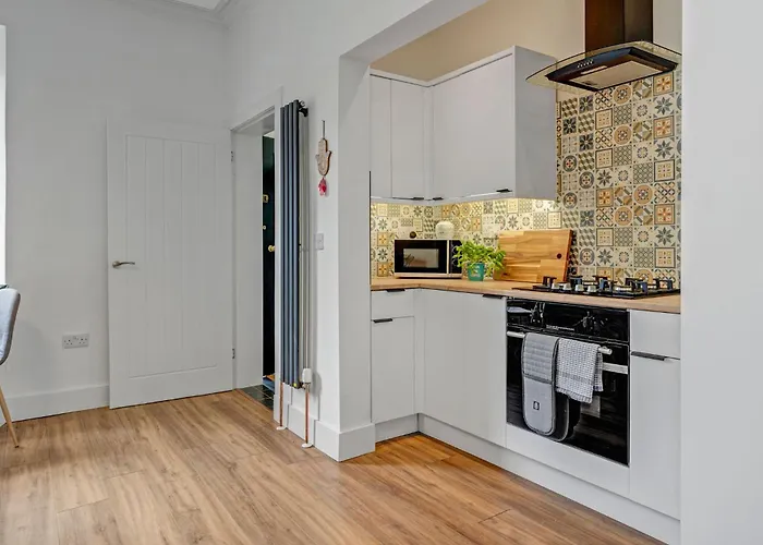 Stylish 2-bed Garden Edimburgo