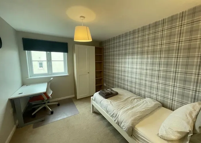 Feriehus Entire 3 Bedroom House In Suburban Area *