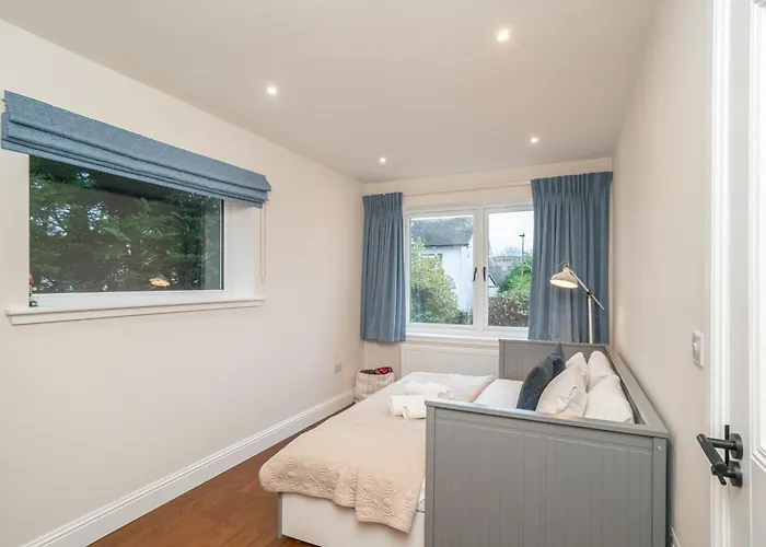 Spacious 5-bed With Garden Parking - Pass The Keys בית נופש