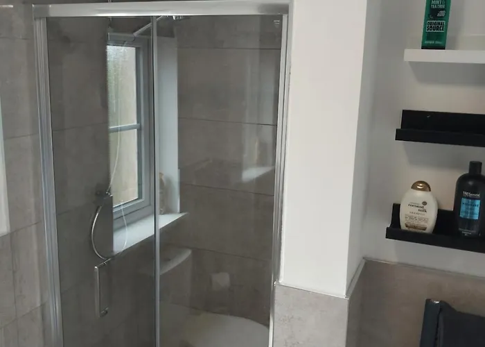 Entire 3 Bedroom House In Suburban Area