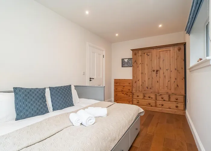 בית נופש Spacious 5-bed With Garden Parking - Pass The Keys אדינבורו