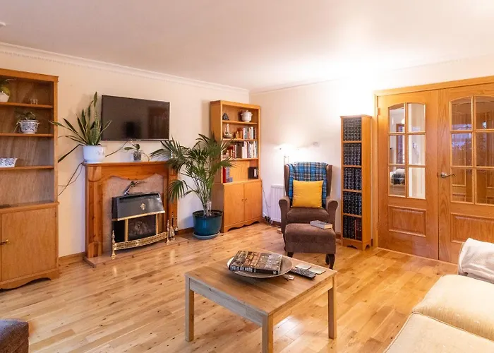 Bright, Spacious House بيت للعطل إدنبرة