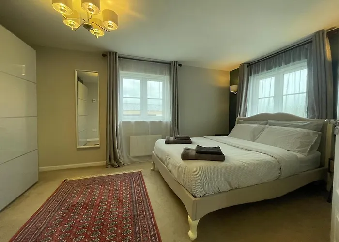 Entire 3 Bedroom House In Suburban Area Feriehus *