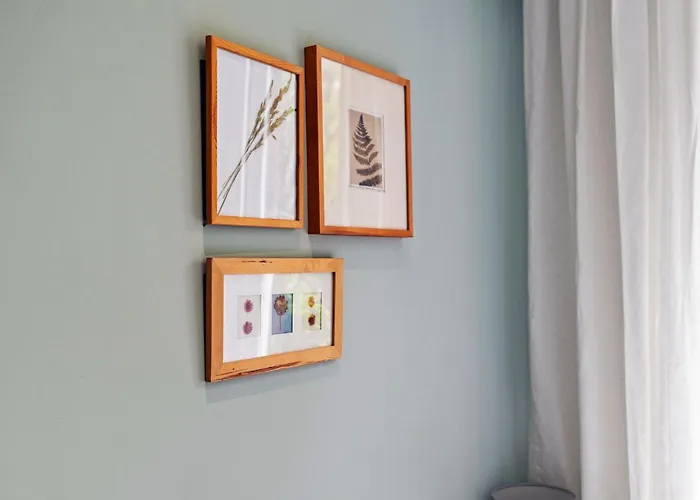 Stylish 2-bed Garden *