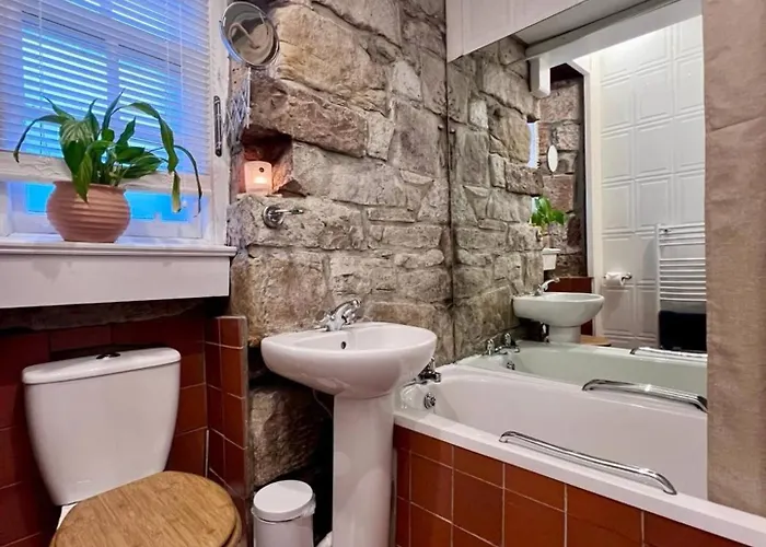 Edinburgh, Deanvillage Cosy Hideaway * Edinburgh