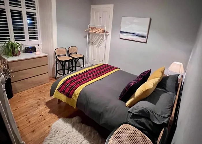 Feriehus Edinburgh, Deanvillage Cosy Hideaway *