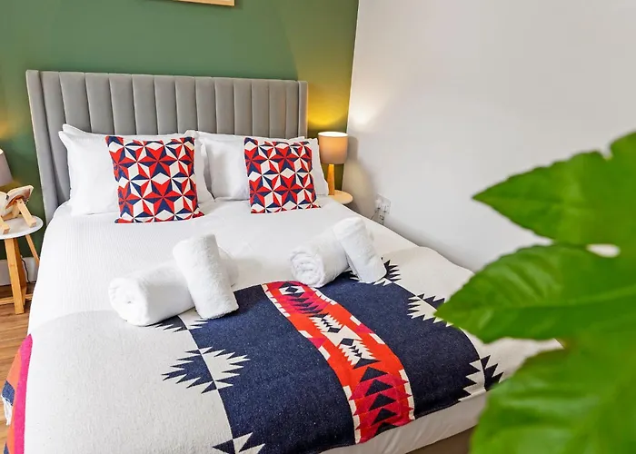 Stylish 2-bed Garden * Edinburgh