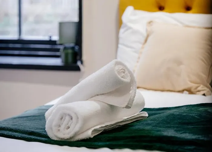 Mcdonalds House 12 Guests 10 Beds 15' Centre *