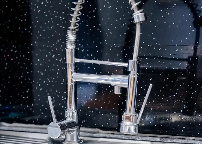 Casa vacanze Mcdonalds House 12 Guests 10 Beds 15' Centre *