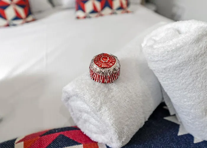 Stylish 2-bed Garden Villa