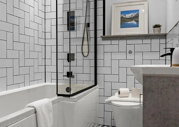 Villa Stylish 2-bed Garden