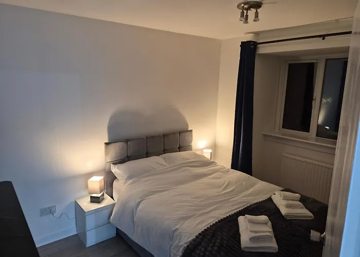 Cozy 2Bdr Apartment Close To Edinburgh City Free Parking Fast Wi-Fi *