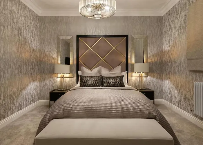 Family Small Group - Parking - Wifi - Sleeps 6 Apartment Edinburgh