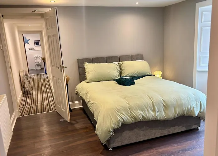 Lovely Quiet Flat Near Centre * אדינבורו