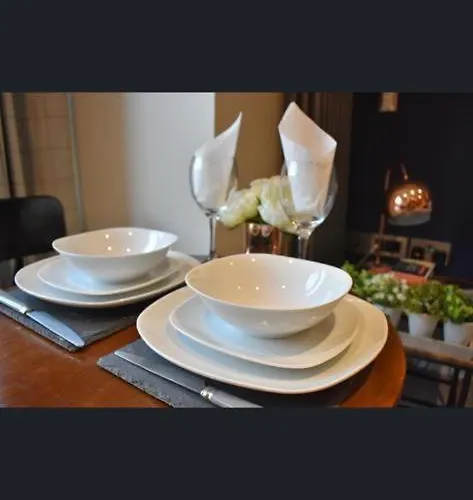 Morden 2 Bedroom In *