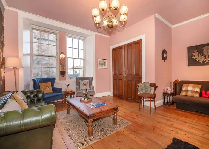 Iconic Royal Mile Apartment