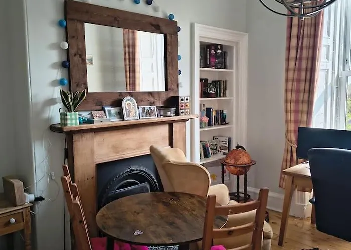 Charming Flat For Couples & Families *