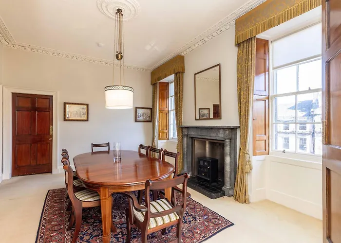 Apartman Floor, Central, Spacious, Period With Park Views