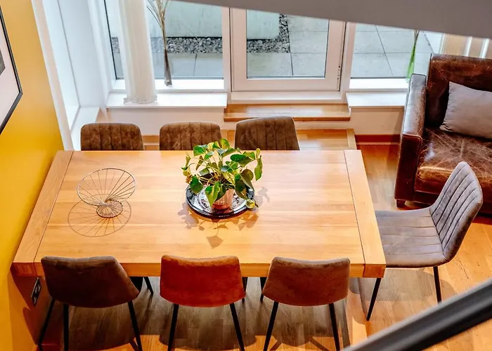 Weston's Penthouse Sleep 10, 6 Beds Free Parking Daire *