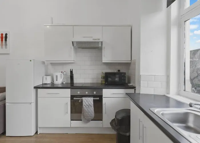Prime Centre 2br Edinburgh
