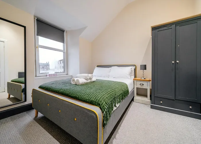 Percys Place Sleep 11, 15 Minute To Centre Free Parking *