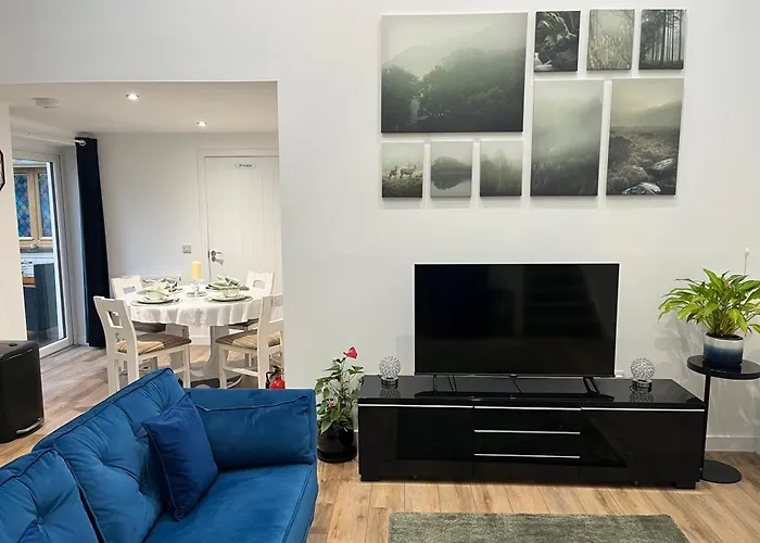 The Arc * إدنبرة