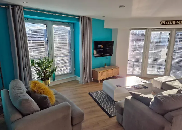 Spacious, Sunny Leith Edinburg