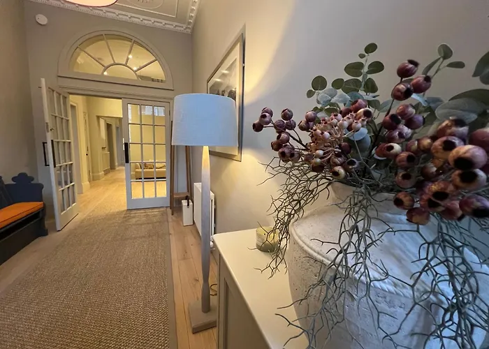 Stylish Georgian Main Door Апартаменты *