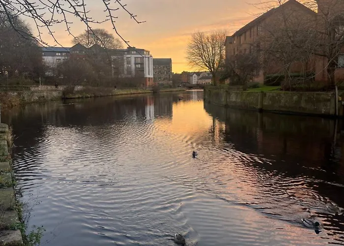 Cozy Flat On The Water Of Leith 公寓