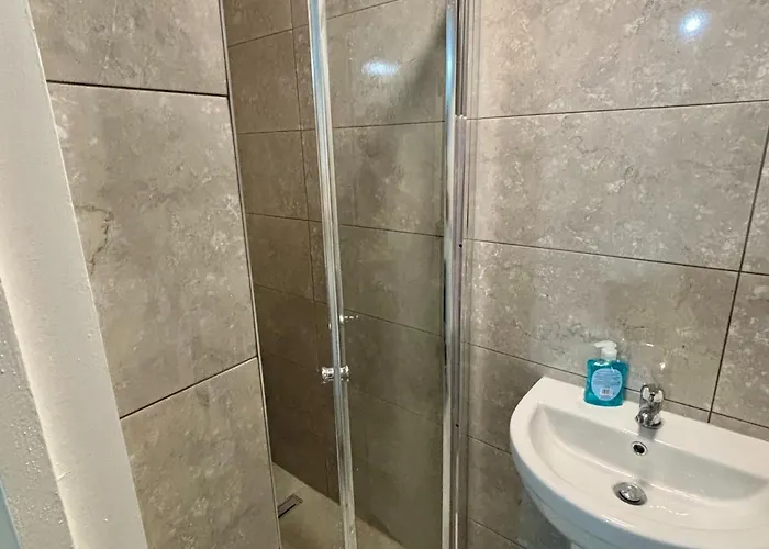Cozy Dudley City Studio With 2 Single Beds * Dudley