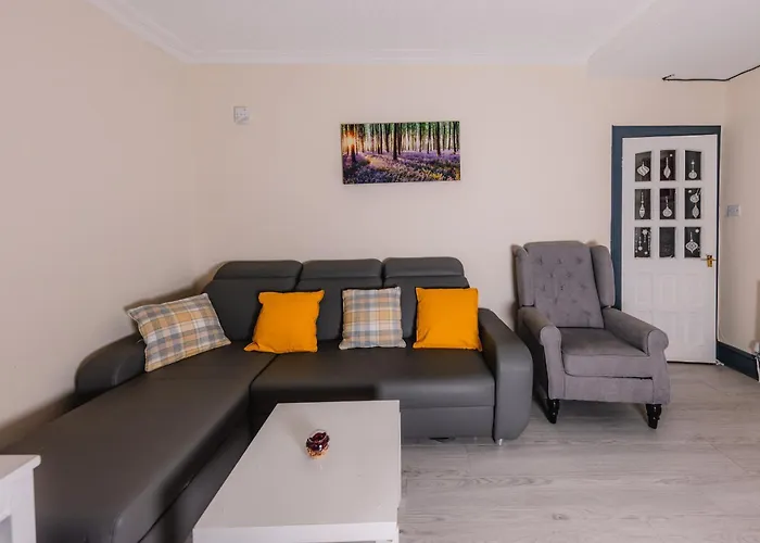 דירה Charming And Spacious Getaway 3 *