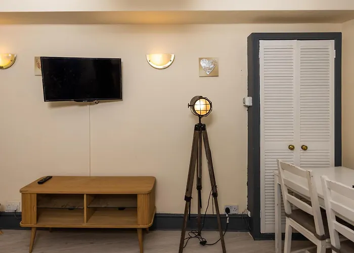 Charming And Spacious Getaway 3 * Edinburgh