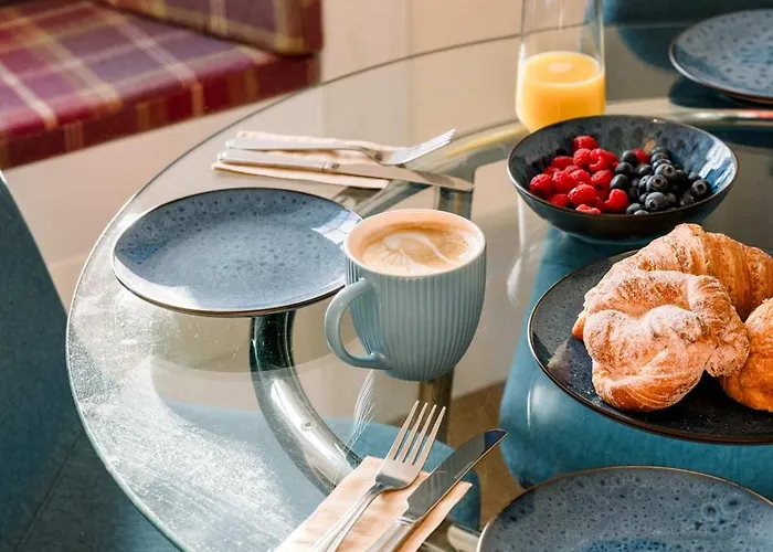 3 Bed Traditional On Picturesque Victoria St