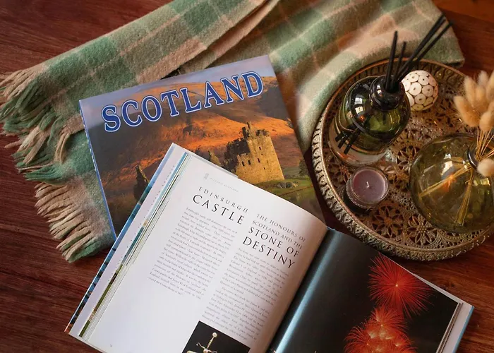 Iconic Royal Mile * Edinburgh