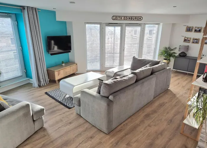 Spacious, Sunny Leith דירה