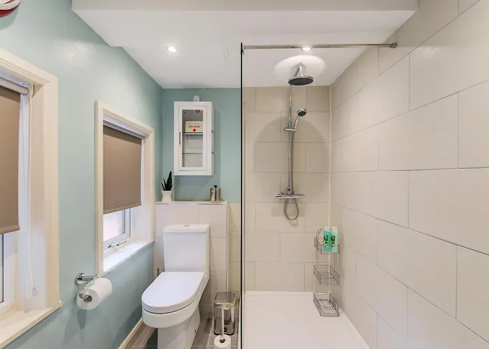 Snug 1 Bed In Edinburgh's Juniper Apartment Edinburgh