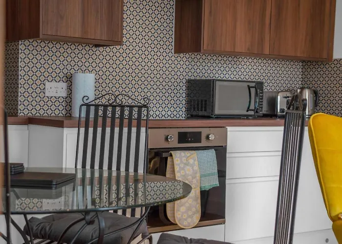 Stylish 1br Urban Stay, Centre *