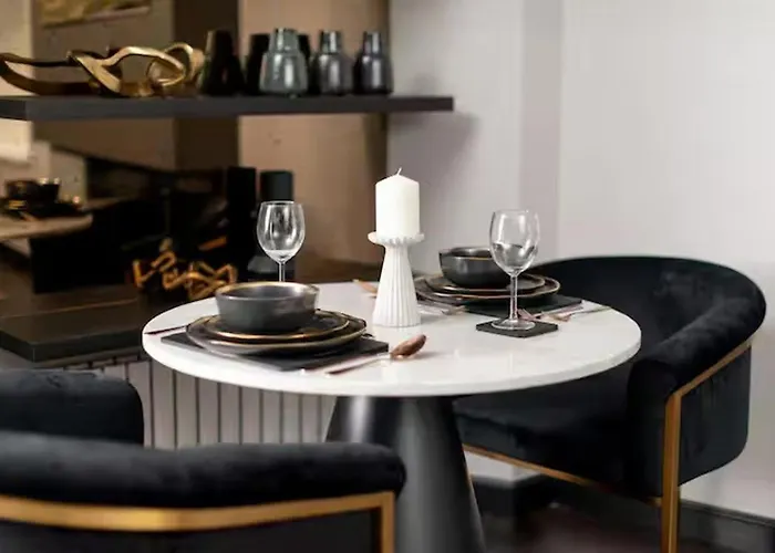 Near Transport - Hot Tub - Fireplace - Sleeps 2 Apartamento Edimburgo