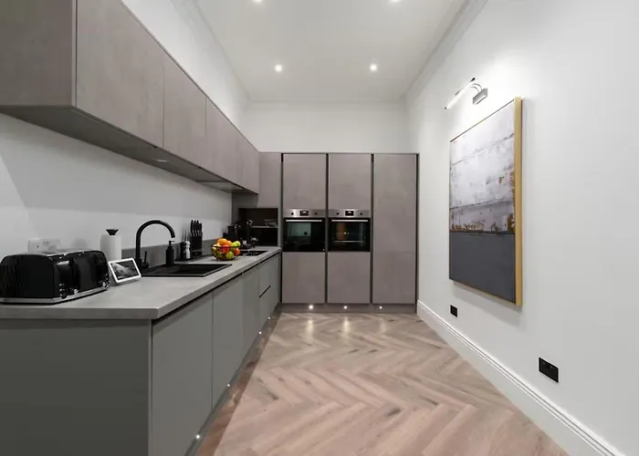 Family Small Group - Parking - Wifi - Sleeps 6