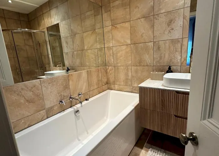 Cosy Stylish Flat - Pass The Keys Apartman