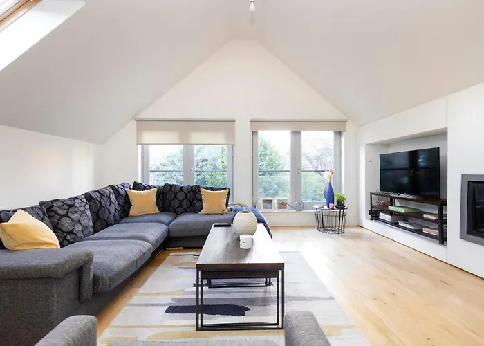 아파트 Chic 3-bedroom 2-storey House Near Centre With Free Parking 에든버러